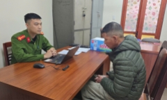 Tạm giữ đối tượng say xỉn tấn công cảnh sát ở Thái Nguyên
