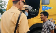  Tạm giữ đối tượng dùng hung khí tấn công CSGT tại Đồng Nai