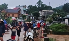 Phú Thọ: Một phụ nữ bị lũ cuốn mất tích khi cho vịt ăn ở gần nhà