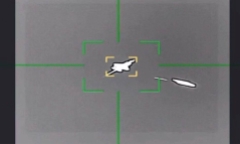 Clip: Cận cảnh Iran khóa mục tiêu, khai hỏa vào 