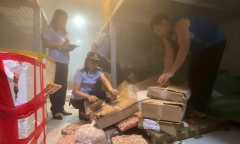 Quảng Ninh: Phát hiện 2 tấn mỡ lợn, ruốc gà không rõ nguồn gốc