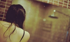 Người đàn ông dùng