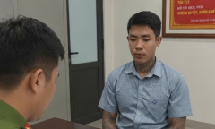 Mâu thuẫn thu mua phế liệu, người đàn ông cầm thanh sắt truy đuổi đối thủ giữa phố
