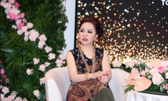 Từng khoe sổ đỏ tính bằng cân, bà Phương Hằng có bao nhiêu bất động sản?