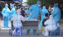 Hà Nội có thêm 12 ca dương tính SARS-CoV-2, 4 ca liên quan ổ dịch ở Long Biên