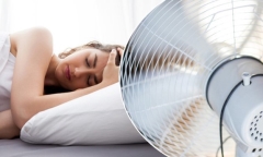 Sửa ngay 5 sai lầm này khi sử dụng quạt mùa hè kẻo đột quỵ, tai biến