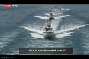 Video: Tàu cao tốc Iran áp sát tàu sân bay Mỹ ở Eo biển Hormuz