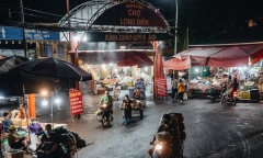 Hà Nội phong tỏa, tạm ngừng kinh doanh chợ Long Biên
