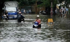 Hà Nội thoát nạn lụt vì bão Haiyan suy yếu hay lãnh đạo ngành thoát nước lập công?