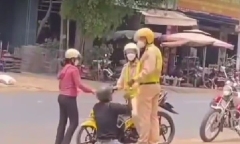Sự thật đoạn clip nam thanh niên quỳ gối trước CSGT ở Đắk Lắk