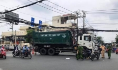 Tin tức tai nạn giao thông mới ngày 5/10: Ngã ra đường sau va chạm với xe máy, người đàn ông bị xe rác cán tử vong 