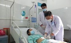 Người phụ nữ nguy kịch do bị xương cá rô xuyên thủng thực quản và động mạch chủ ngực