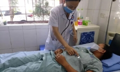 Cô gái 28 tuổi nhập viện cấp cứu với hơn 70 vết ong đốt khắp người