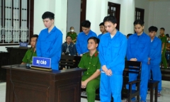Băng nhóm côn đồ lãnh 62 năm tù vì dùng kiếm, mã tấu chém người