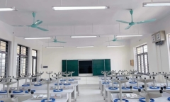 Hà Nội: Một học sinh nhập viện, khâu 5 mũi do bị quạt trần rơi trúng người