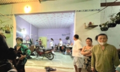 Đi học về, con trai tá hỏa phát hiện mẹ tử vong, cha nguy kịch trong phòng ngủ