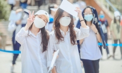 Áp lực thi cử của học sinh lớp 12 trước kỳ thi THPT Quốc gia 2023