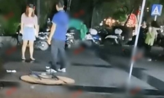Chồng thẳng tay tát vợ giữa phố, biết được nguyên nhân ai cũng thương hại người đàn ông