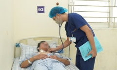 Người đàn ông nguy kịch, sốc phản vệ sau khi bị kiến cắn