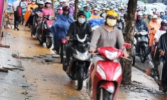 Lỗi đi xe trên vỉa hè phạt bao nhiêu?