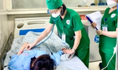 Rửa dạ dày, giải độc thuốc cho cô gái uống hơn 20 viên paracetamol