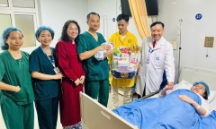Áp lực tiền mừng tuổi: Nỗi lo khiến nhiều người ngại đi chúc Tết
