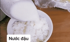 Chàng trai gây bất ngờ vì món cơm chan nước đậu, hóa ra lại là món ăn tuổi thơ của nhiều người