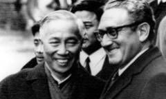 Ai là người Việt Nam đầu tiên đạt giải Nobel?