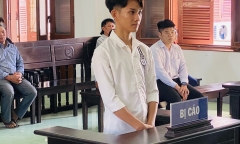 Dùng dao tấn công bạn cùng lớp, nam sinh lớp 10 nhận án tù