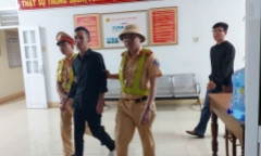 Bắt giữ nam thanh niên khống chế, cướp tài sản của “bạn gái” quen qua mạng