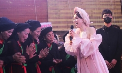 Hòa Minzy hé lộ 