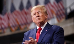Ông Trump bất ngờ được miễn hình phạt vô điều kiện trước thềm nhậm chức