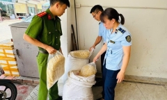 Mua 100 kg ruốc gà không rõ nguồn gốc qua mạng rồi mang về bán kiếm lời