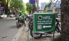 Vẫn gặp khó khi thực hiện thanh toán trông giữ xe không dùng tiền mặt