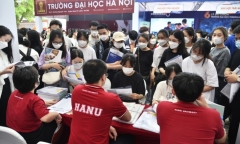 Vụ sinh viên tố Trường ĐH Hà Nội thất hứa về học phí: Nhà trường nói gì?