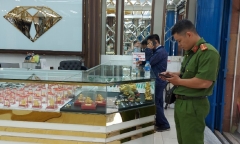 Phát hiện thêm nhiều tiệm bán vàng trang sức không rõ nguồn gốc tại TP.HCM