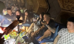 Phát hiện 23 nam thanh nữ tú