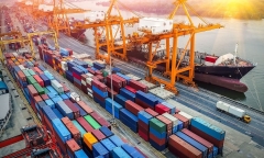 Việt Nam bất ngờ nhập siêu 2,6 tỷ USD trong nửa tháng