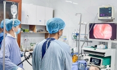 Cảm thấy đau bụng, đi khám phát hiện nhiễm vi khuẩn là tác nhân hàng đầu gây ung thư