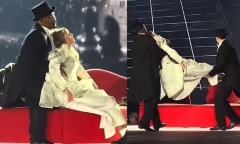 Taylor Swift bất ngờ ngất xỉu ngay trên sân khấu