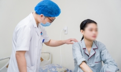 Người phụ nữ không thể mở miệng do biến chứng sau tai nạn