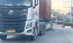 Đến trường đón con, người phụ nữ bị xe container cán tử vong ở TP.HCM