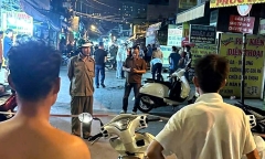 Vụ người đàn ông đi Vespa bị đâm tử vong ở TP.HCM: Nghi phạm ra đầu thú, hé lộ lời khai ban đầu