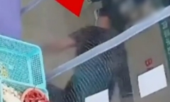 Vấp ngã vì giẫm phải sợi hành ở siêu thị, khách hàng được bồi thường khủng