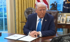 Tổng thống Trump chính thức ký lệnh áp thuế 25% với nhôm, thép nhập khẩu