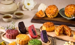 Một bánh trung thu thập cẩm bằng