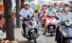 Danh sách xe máy bị phạt nguội lỗi đi trên vỉa hè ở TP.HCM