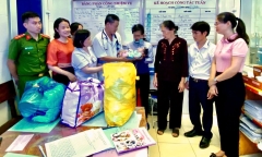 Vụ bé sơ sinh bị bỏ rơi bên bờ ruộng ở Hà Tĩnh: Bên ngoại đón về nuôi