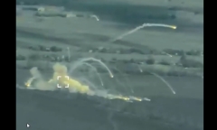Clip: Hệ thống phòng không Nga phát nổ sau đòn tấn công “sấm sét” từ UAV Ukraine