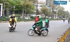 Xuất hiện tình trạng một số người tham gia giao thông 